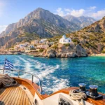 Karpathos, découvrez l'ile de Karpathos en bateau Karpathos en bateau : cap sur une île grecque sauvage et lumineuse